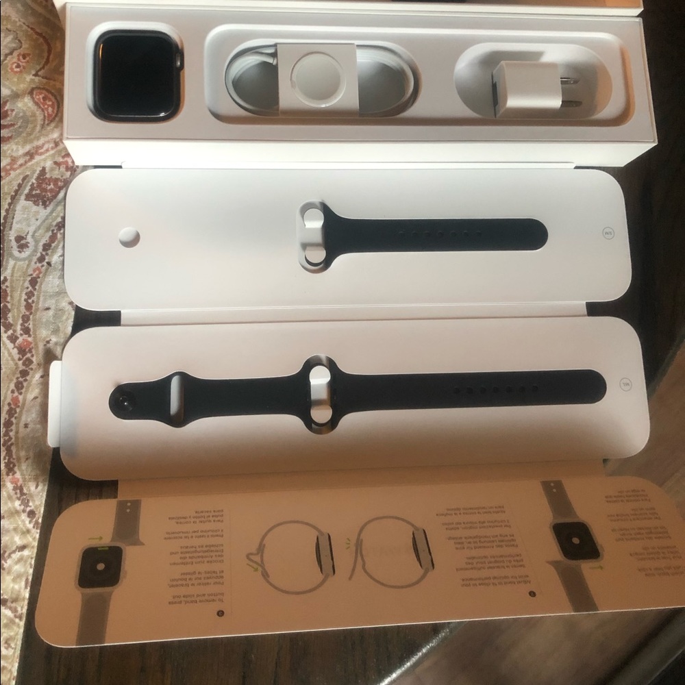 **SOLD** Apple Watch Series 4 GPS